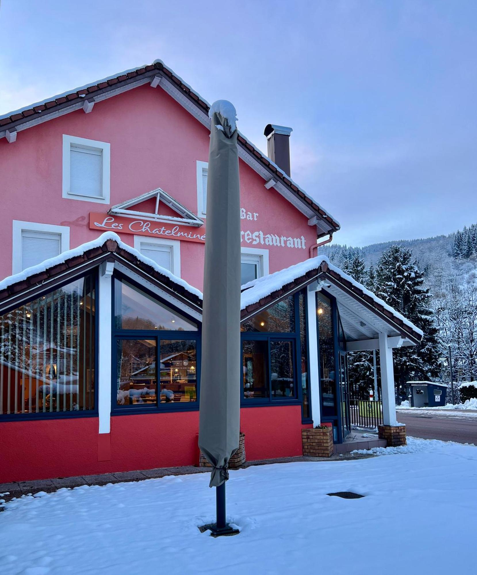 Logis Hotel, Chalets Et Restaurant Les Chatelmines La Bresse Buitenkant foto